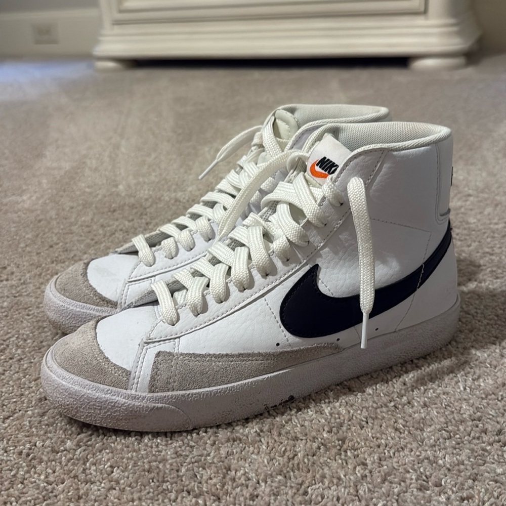 Nike Blazer (Youth 6.5 or Women’s 8.5)
